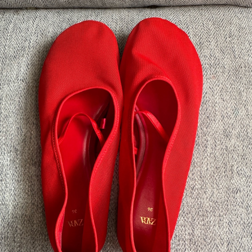 Zara Women's Vibrant Red Loafers